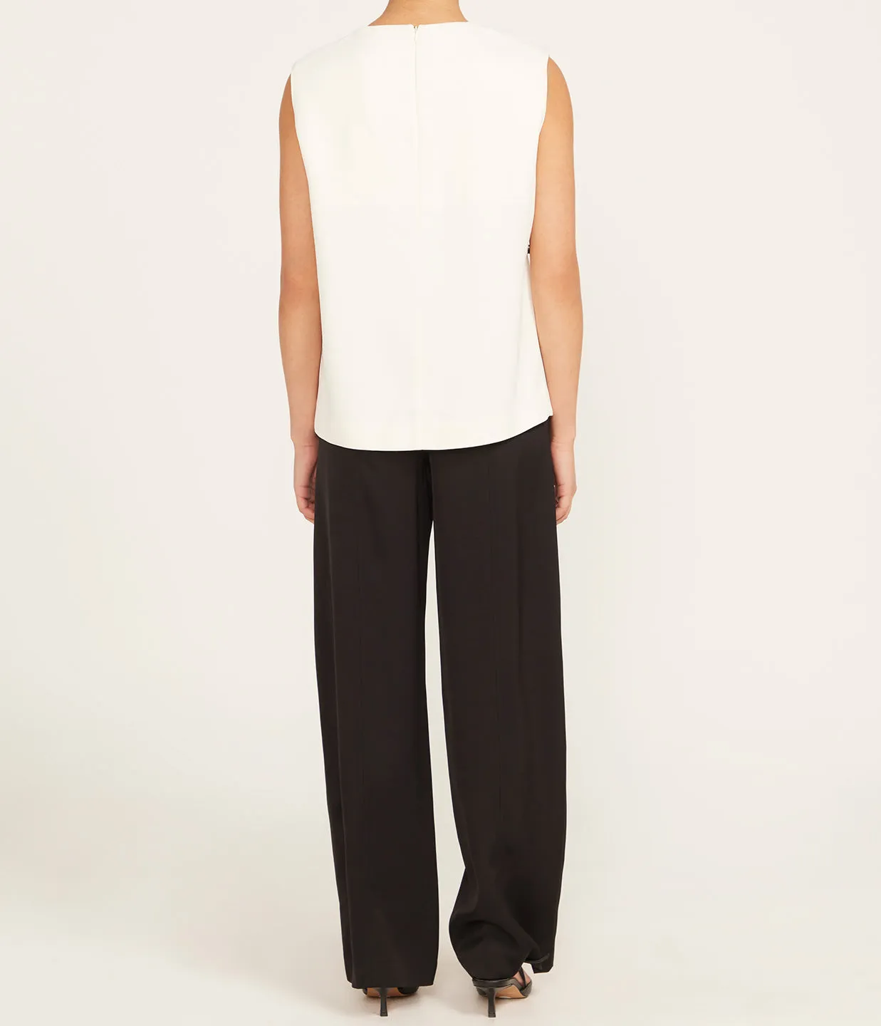 Talia Straight Leg Wool Pants in Black